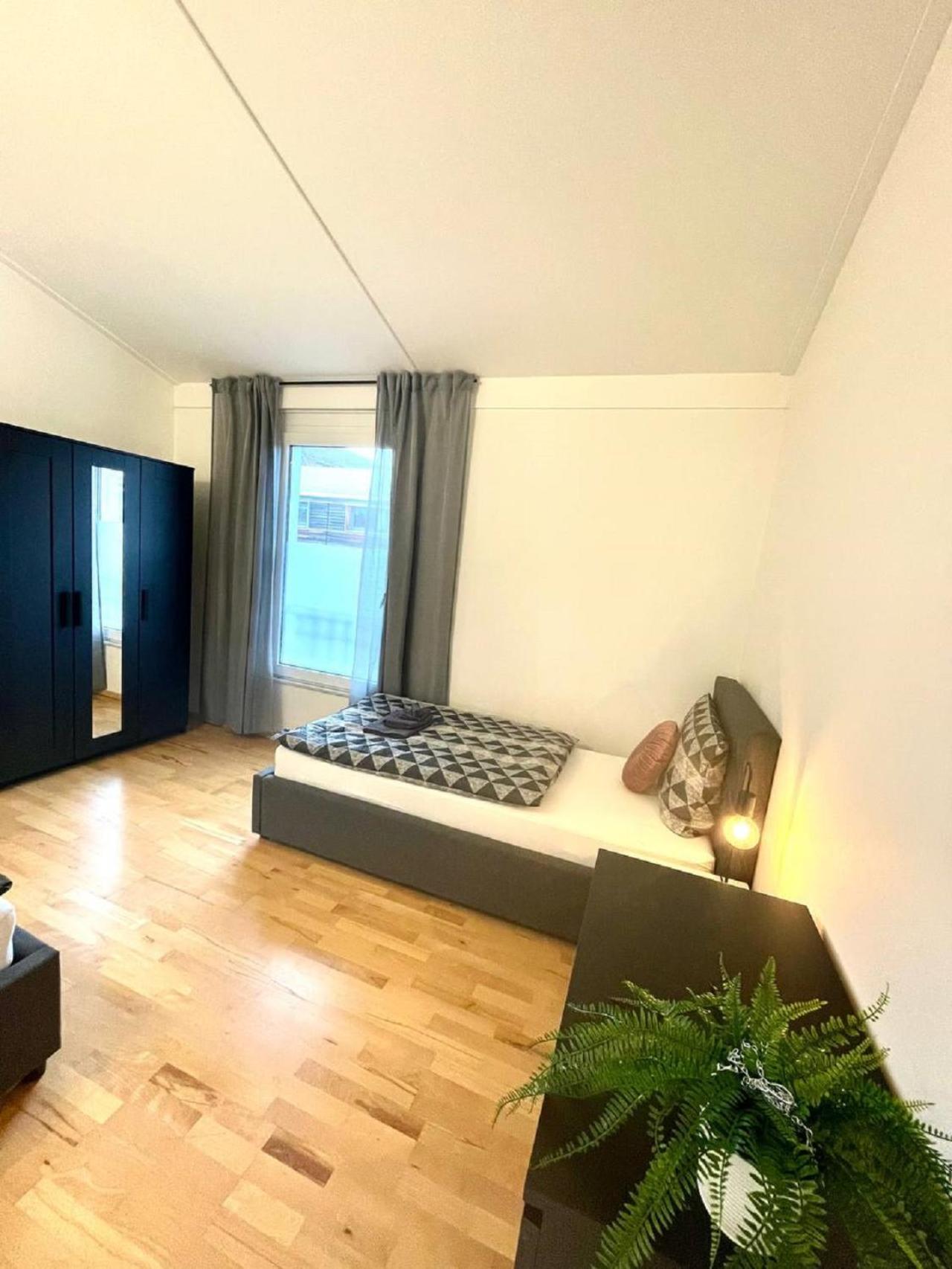 Geraeumiges Ferienhaus In Koblenz Bagian luar foto