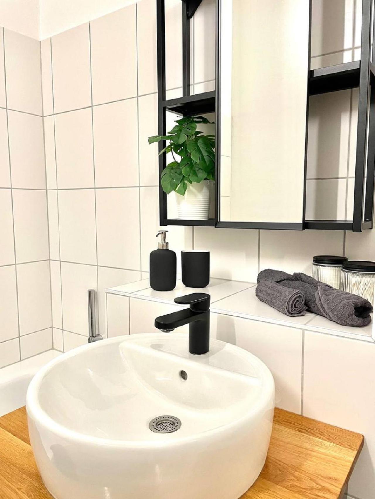 Geraeumiges Ferienhaus In Koblenz Bagian luar foto